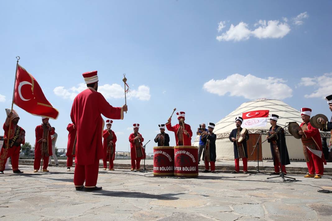 Konya ekibi, Ahlat’ta Malazgirt Zaferi ruhunu yeniden yaşatıyor 5